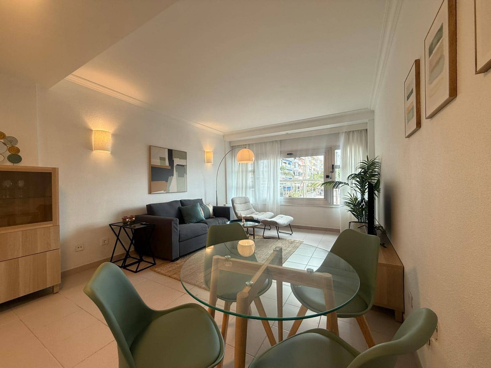 2 sovrum Lägenhet att hyra i Las Palmas de Gran Canaria med garage - 1 650 € (Ref: 9240276)