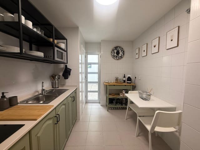 2 bedroom Apartment for rent in Alcaravaneras, Las Palmas de Gran Canaria with garage - € 1,650 (Ref: 9240276)