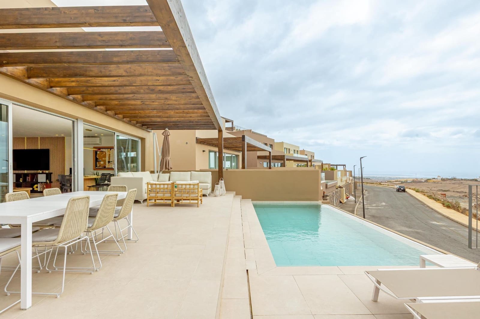 3 slaapkamer Villa te huur in Salobre Golf met zwembad garage - € 4.500 (Ref: 9255192)