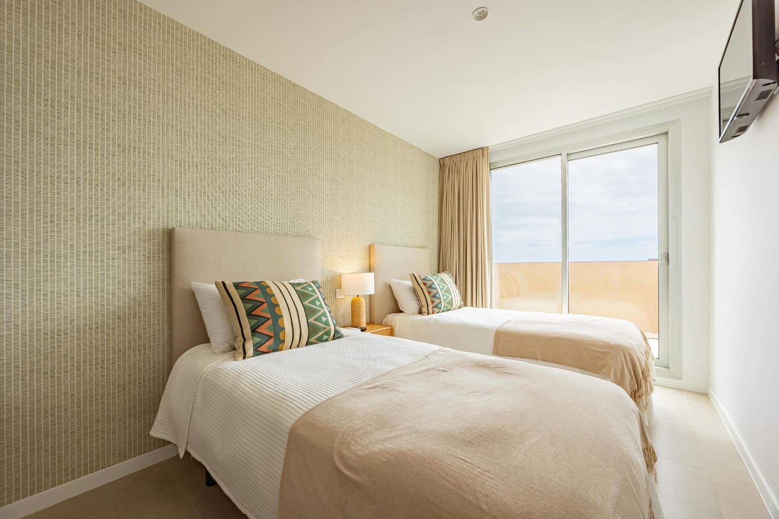 3 slaapkamer Villa te huur in Salobre Golf met zwembad garage - € 4.500 (Ref: 9255192)