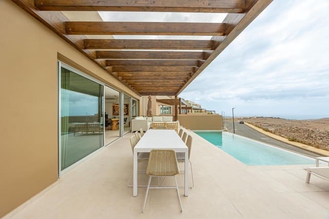 Chalet de 3 habitaciones en Salobre Golf, San Bartolomé de Tirajana en alquiler con piscina garaje - 4.000 € (Ref: 9255192)