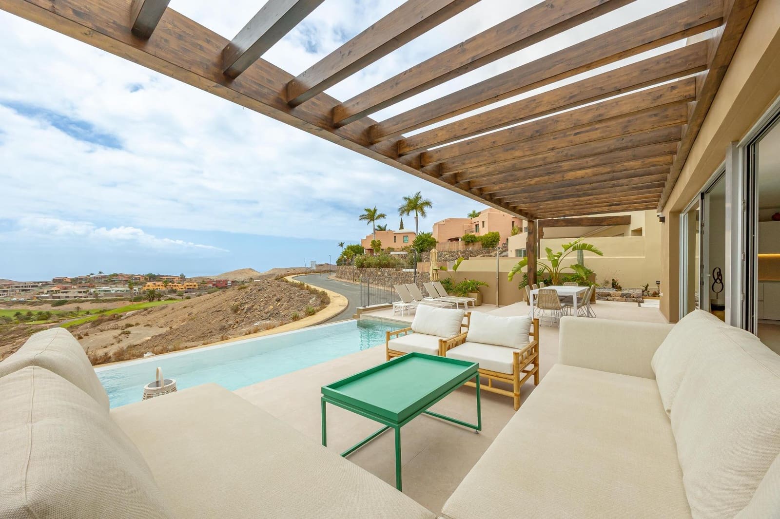 3 soveværelse Villa til leje i Salobre Golf med swimmingpool garage - € 4.000 (Ref: 9255192)