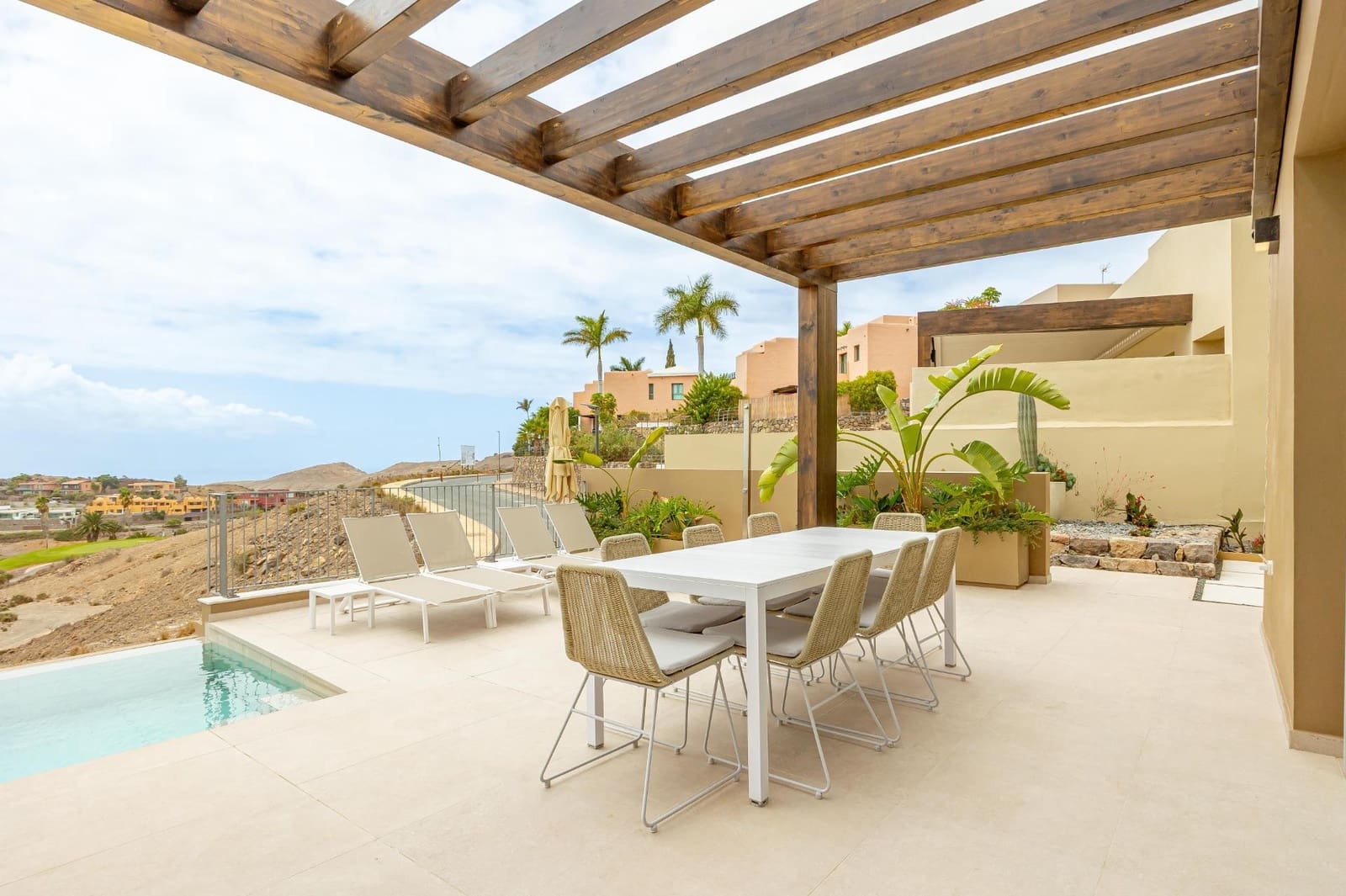 3 soveværelse Villa til leje i Salobre Golf med swimmingpool garage - € 4.000 (Ref: 9255192)