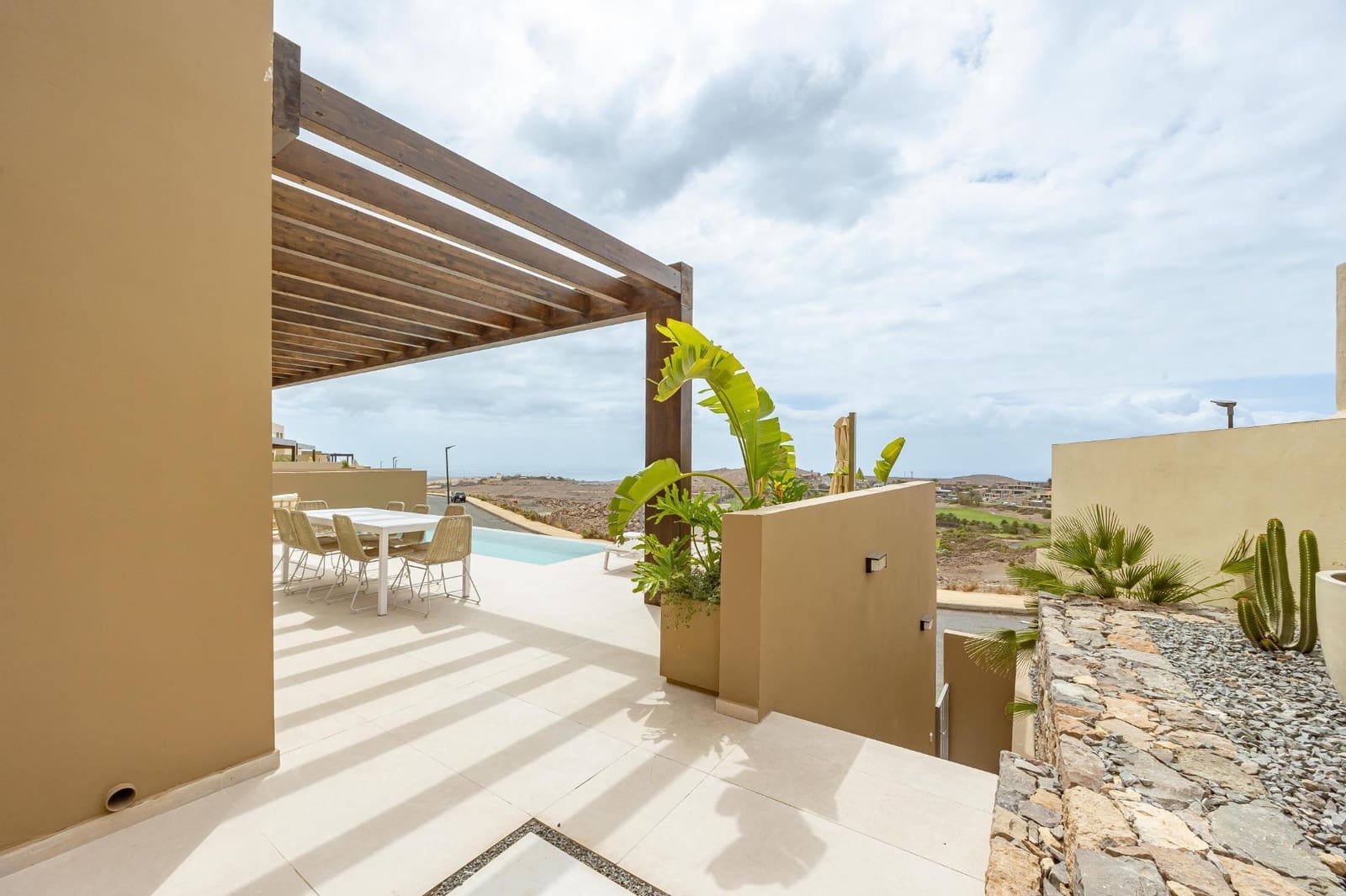 3 soveværelse Villa til leje i Salobre Golf med swimmingpool garage - € 4.000 (Ref: 9255192)