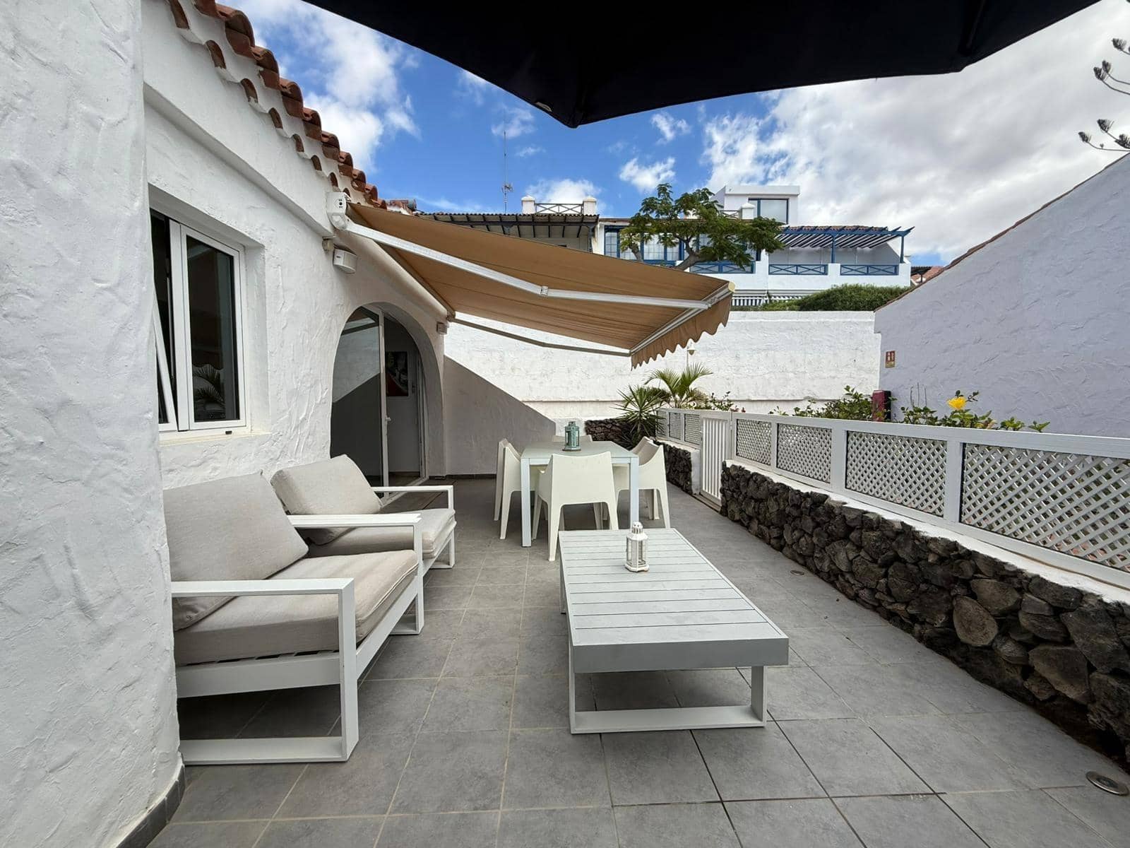 2 soveværelse Bungalow til leje i San Bartolome de Tirajana med swimmingpool garage - € 3.750 (Ref: 9262811)