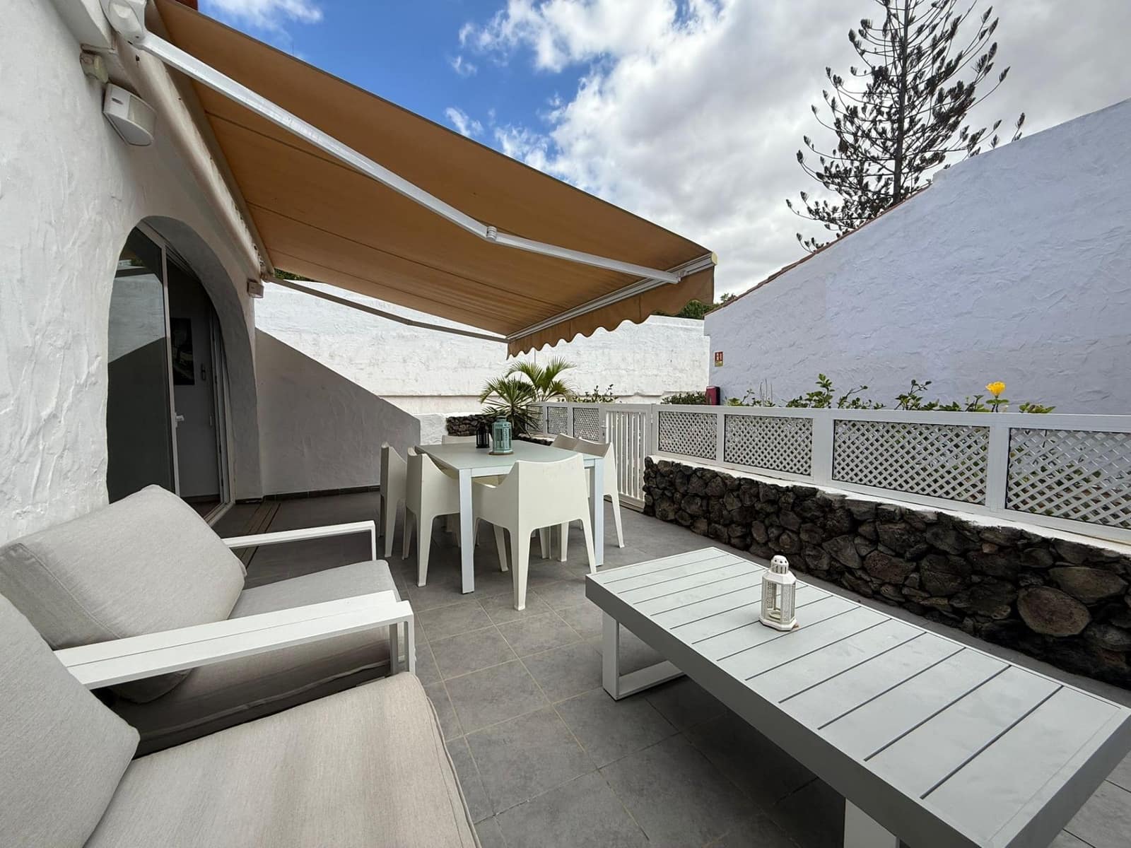 2 soveværelse Bungalow til leje i San Bartolome de Tirajana med swimmingpool garage - € 3.750 (Ref: 9262811)