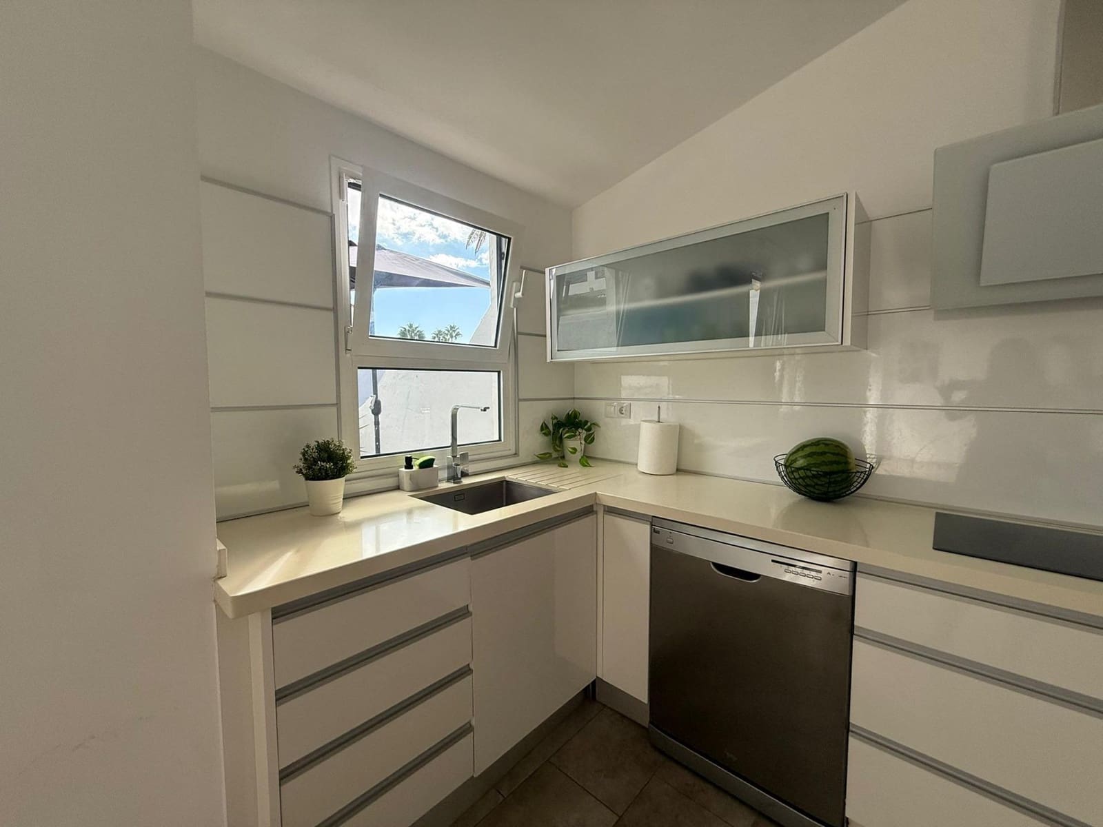 2 sypialnia Bungalow do wynajęcia w San Bartolome de Tirajana z basenem garażem - 3 750 € (Ref: 9262811)