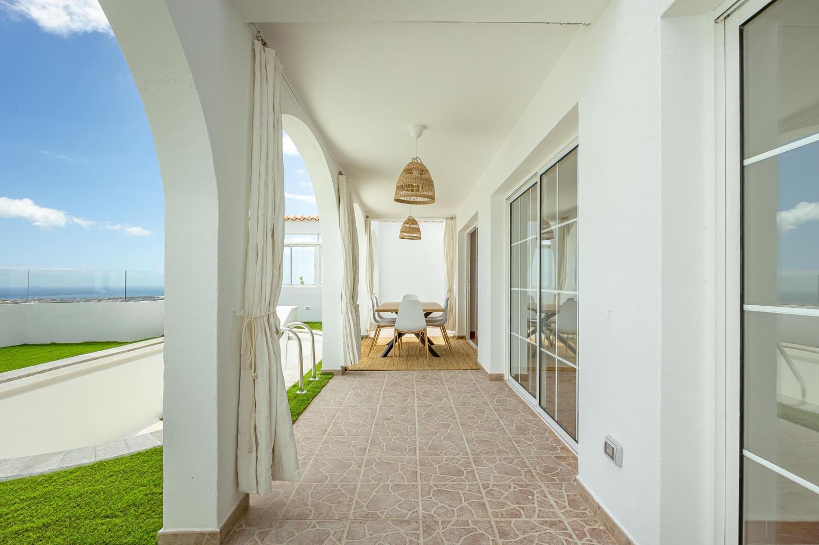 4 soveværelse Semi-Rækkehus til leje i Montana la Data med swimmingpool - € 2.300 (Ref: 9264369)