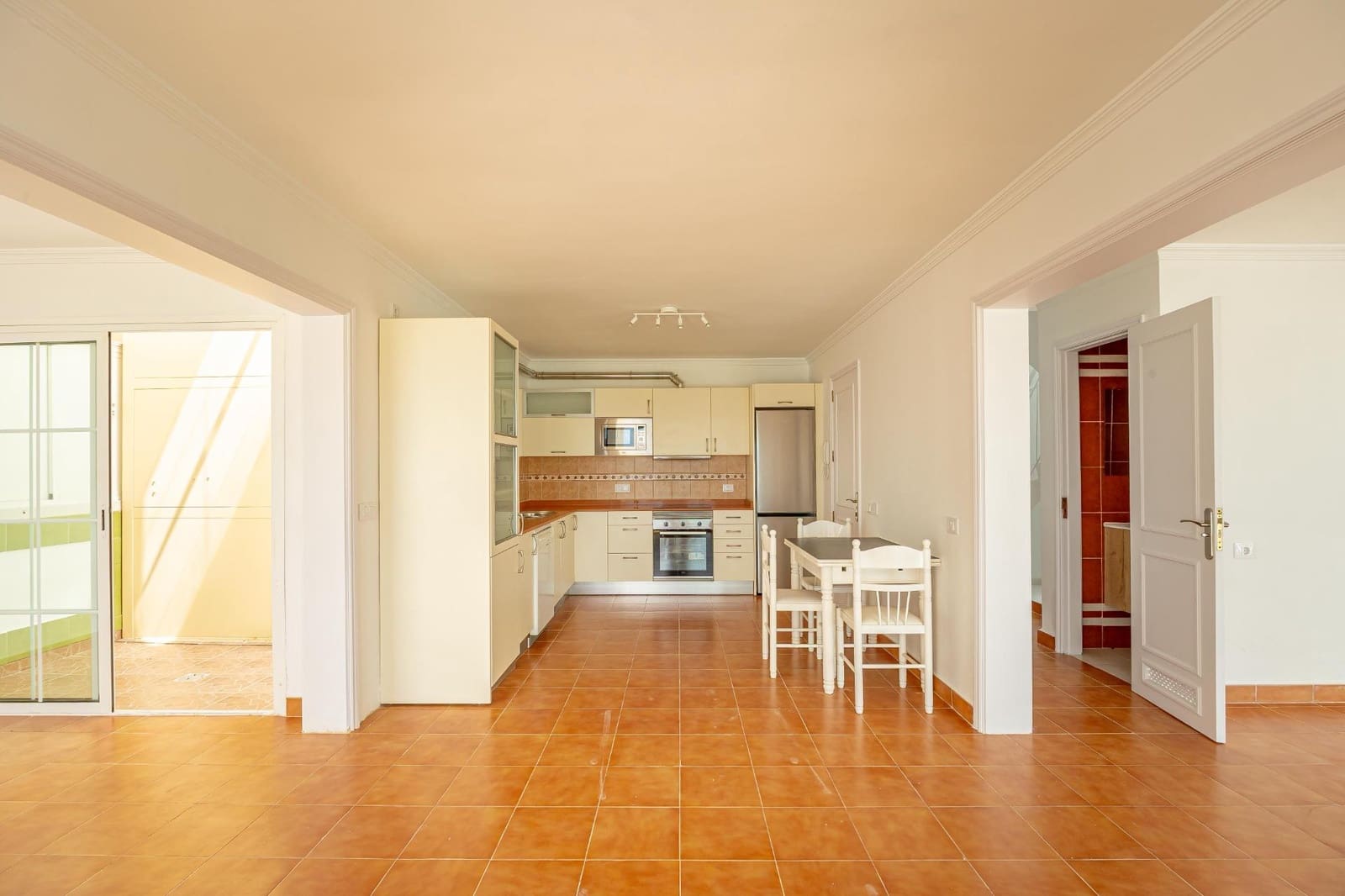 4 soveværelse Semi-Rækkehus til leje i Montana la Data med swimmingpool - € 2.300 (Ref: 9264369)