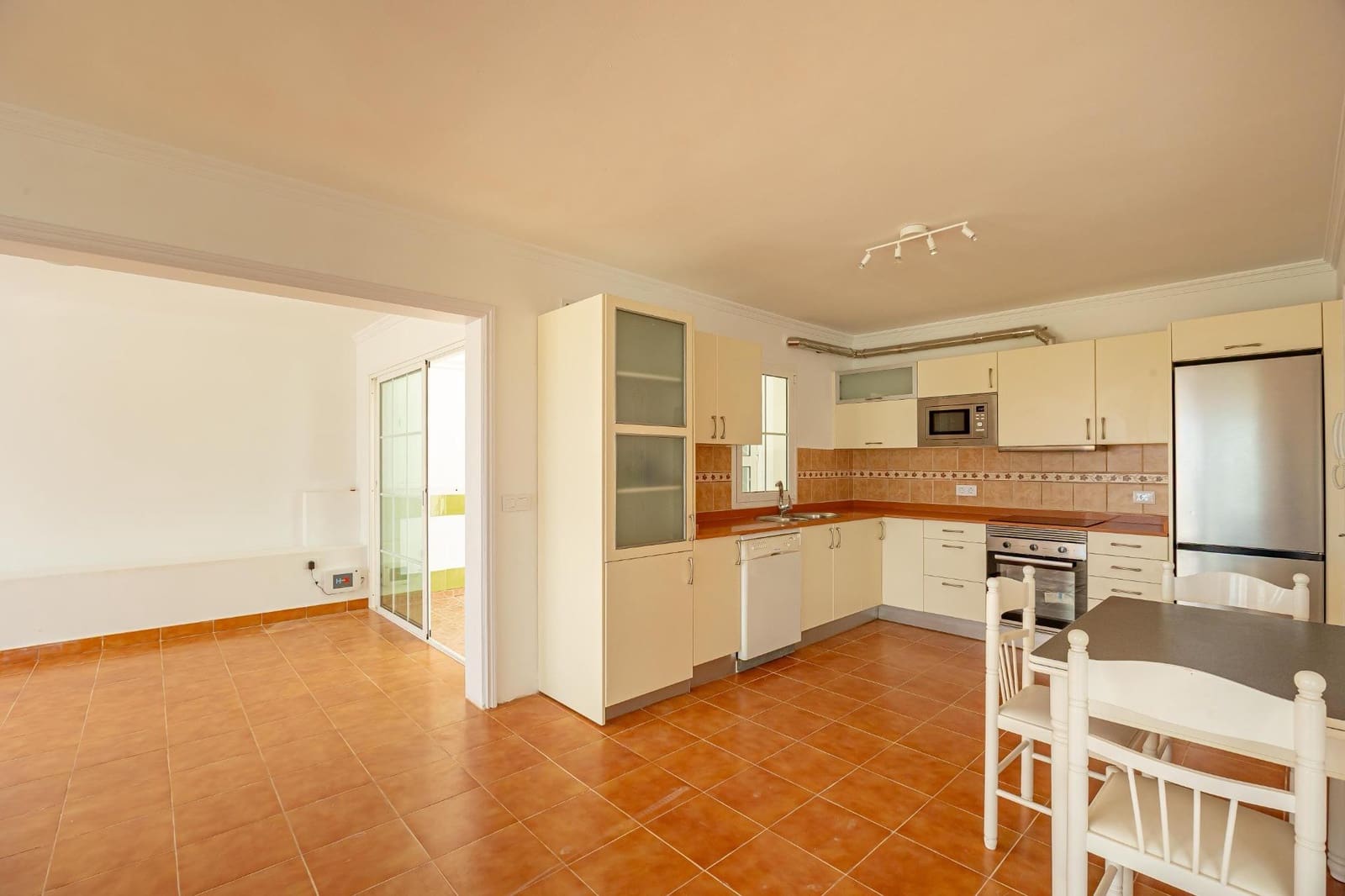 4 soveværelse Semi-Rækkehus til leje i Montana la Data med swimmingpool - € 2.300 (Ref: 9264369)