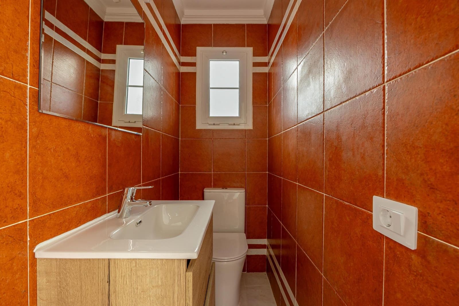 4 soveværelse Semi-Rækkehus til leje i Montana la Data med swimmingpool - € 2.300 (Ref: 9264369)