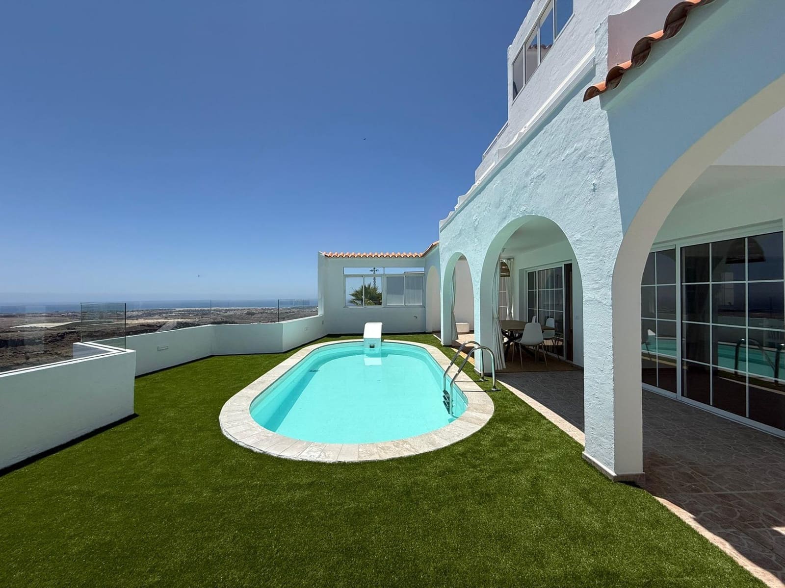 4 soveværelse Semi-Rækkehus til leje i Montana la Data med swimmingpool - € 2.300 (Ref: 9264369)