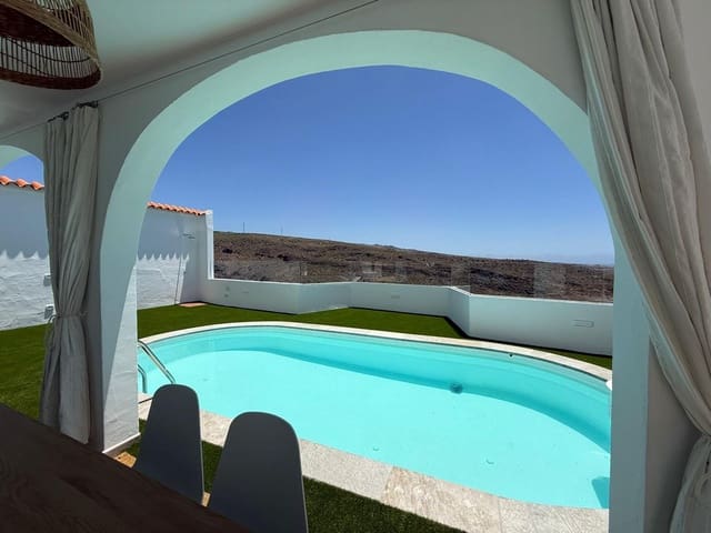 4 slaapkamer Halfvrijstaande villa te huur in Montaña la Data, San Bartolomé de Tirajana met zwembad - € 2.300 (Ref: 9264369)