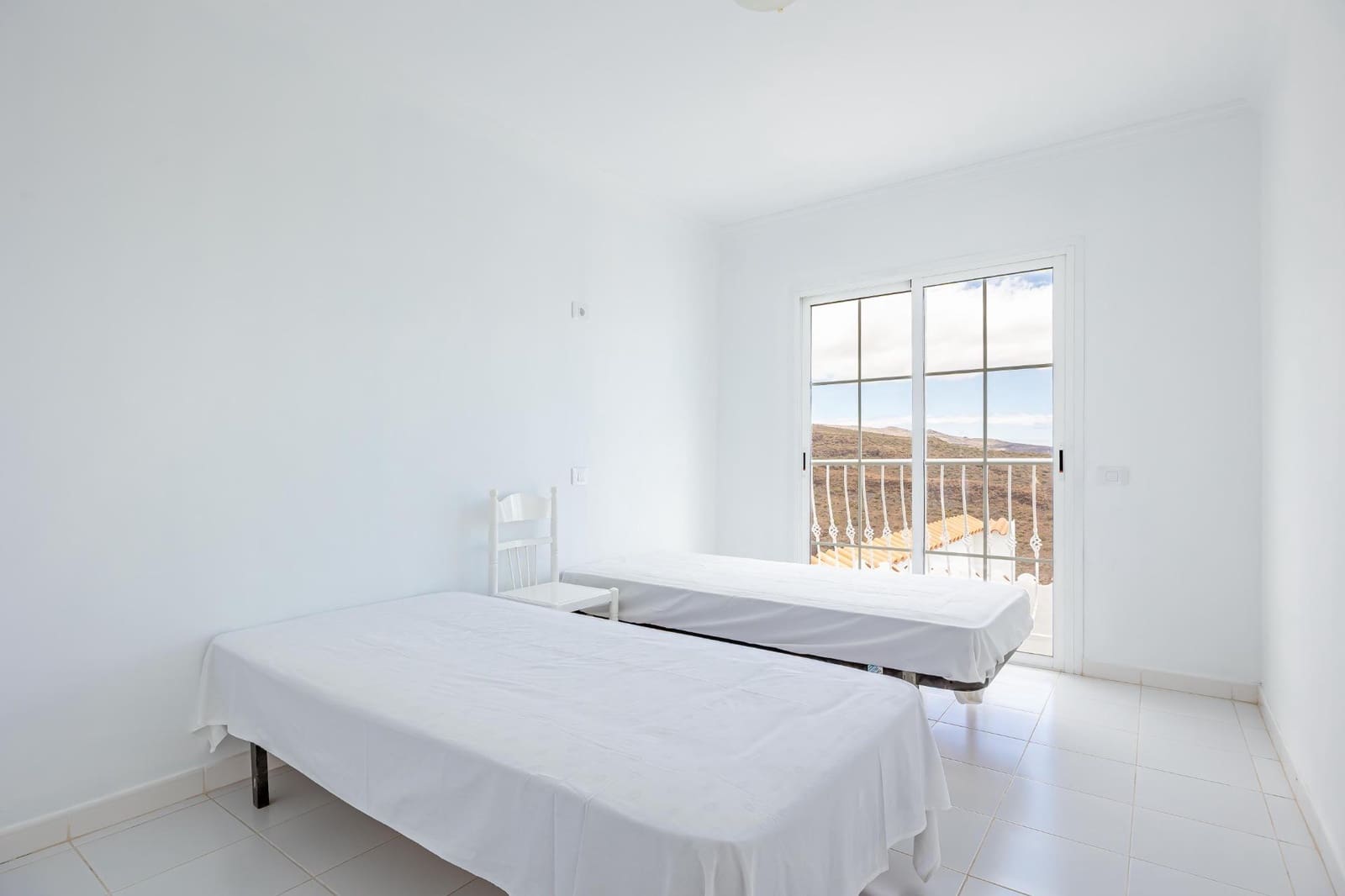 4 soveværelse Semi-Rækkehus til leje i Montana la Data med swimmingpool - € 2.300 (Ref: 9264369)