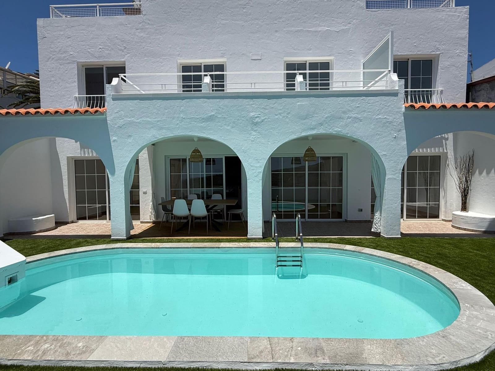 4 soveværelse Semi-Rækkehus til leje i Montana la Data med swimmingpool - € 2.300 (Ref: 9264369)