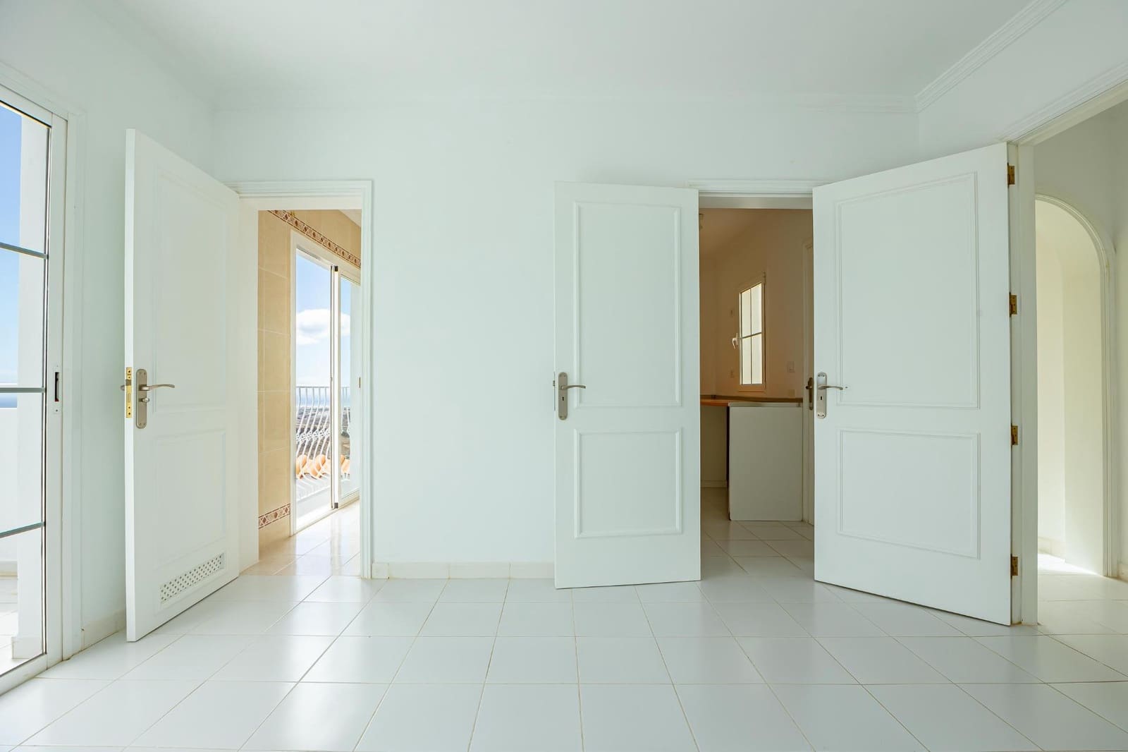 4 soveværelse Semi-Rækkehus til leje i Montana la Data med swimmingpool - € 2.300 (Ref: 9264369)