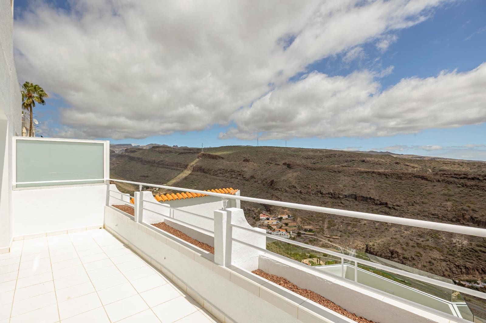 4 soveværelse Semi-Rækkehus til leje i Montana la Data med swimmingpool - € 2.300 (Ref: 9264369)