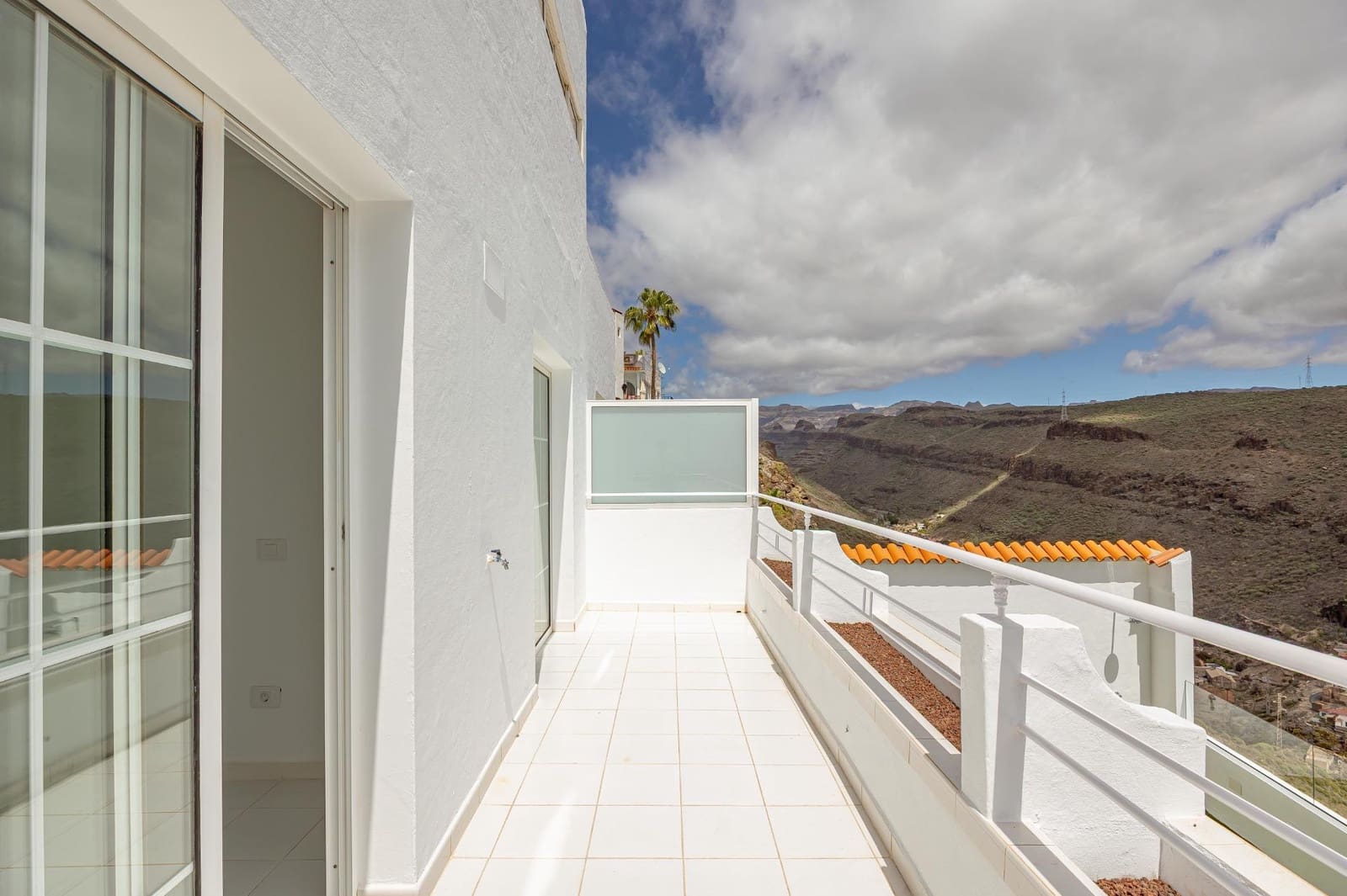 4 soveværelse Semi-Rækkehus til leje i Montana la Data med swimmingpool - € 2.300 (Ref: 9264369)