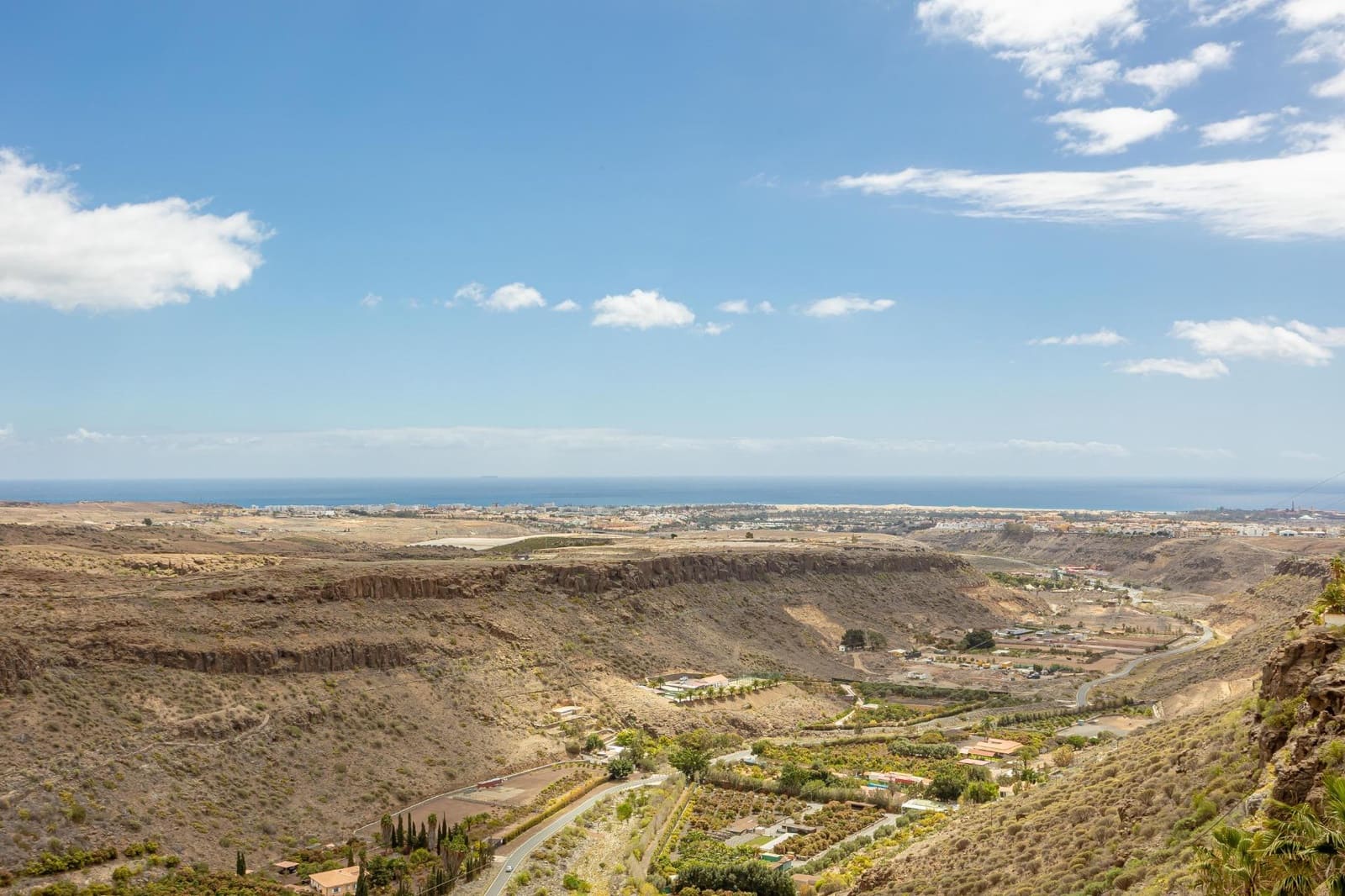 4 soveværelse Semi-Rækkehus til leje i Montana la Data med swimmingpool - € 2.300 (Ref: 9264369)