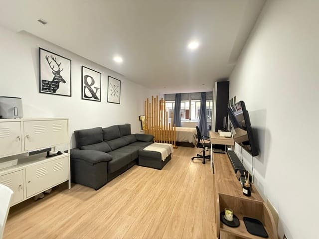 Appartement de 1 chambre à louer à Las Palmas de Gran Canaria - 1 000 € (Ref: 9308696)