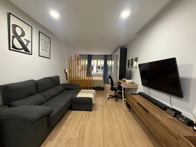 Appartement de 1 chambre à louer à Las Palmas de Gran Canaria - 1 000 € (Ref: 9308696)