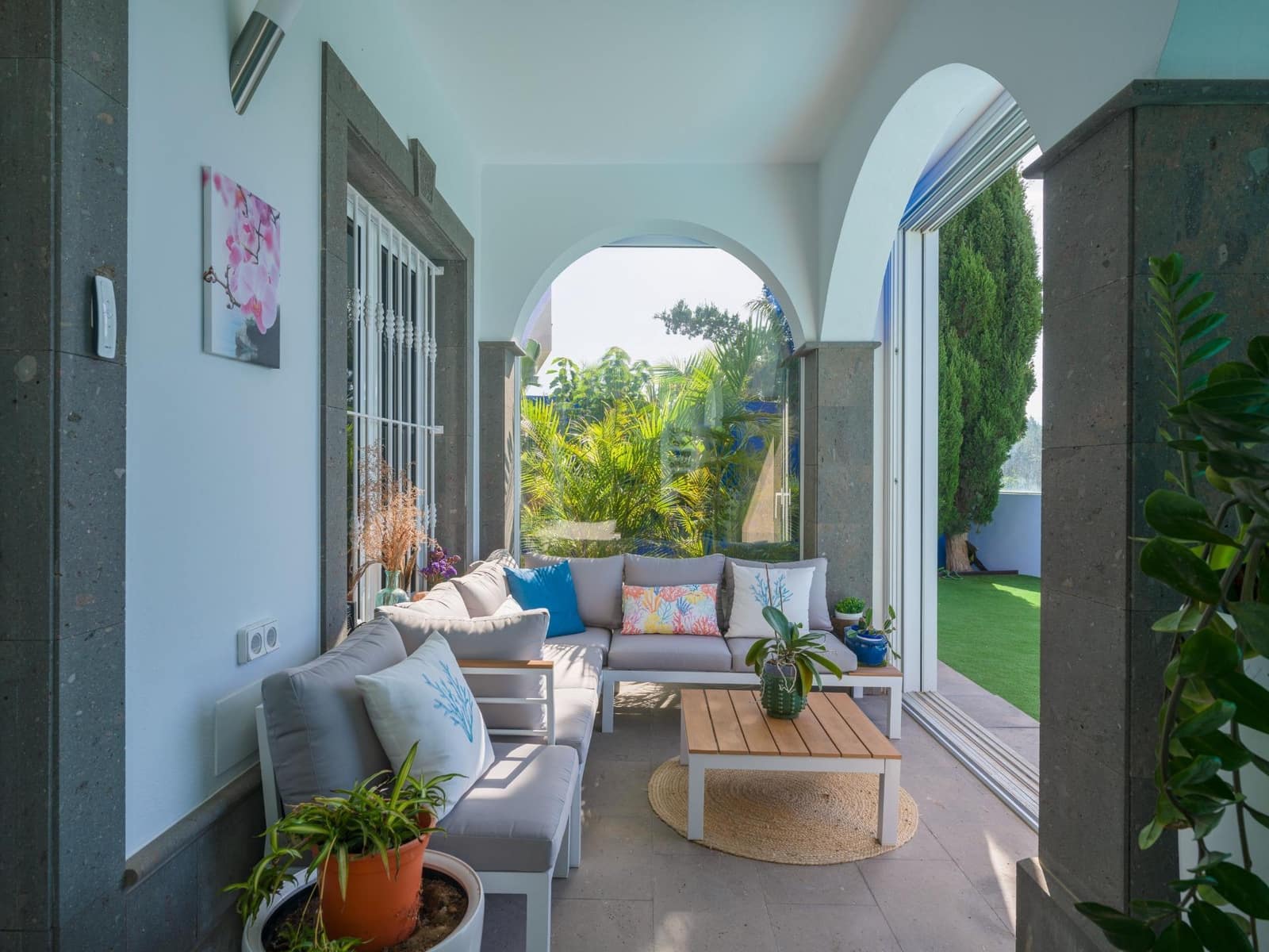 3 bedroom Villa for sale in San Bartolome de Tirajana with pool - € 1,290,000 (Ref: 9312763)