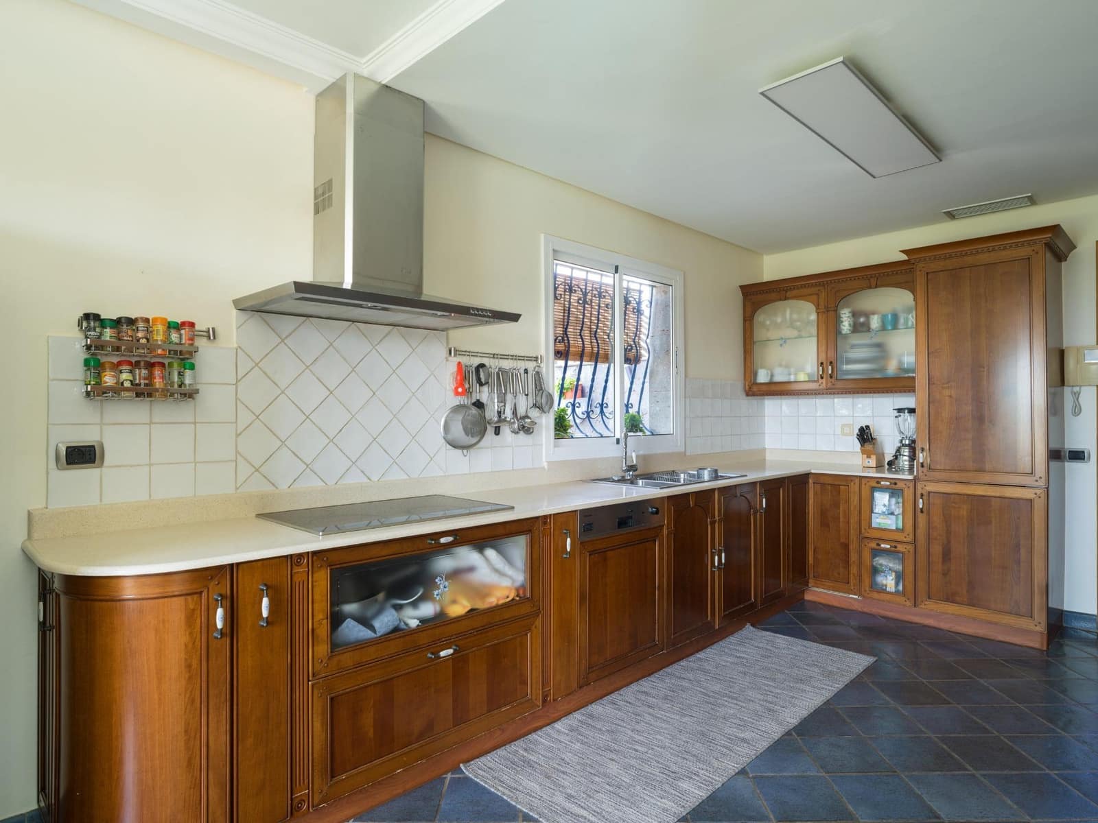 3 bedroom Villa for sale in San Bartolome de Tirajana with pool - € 1,290,000 (Ref: 9312763)