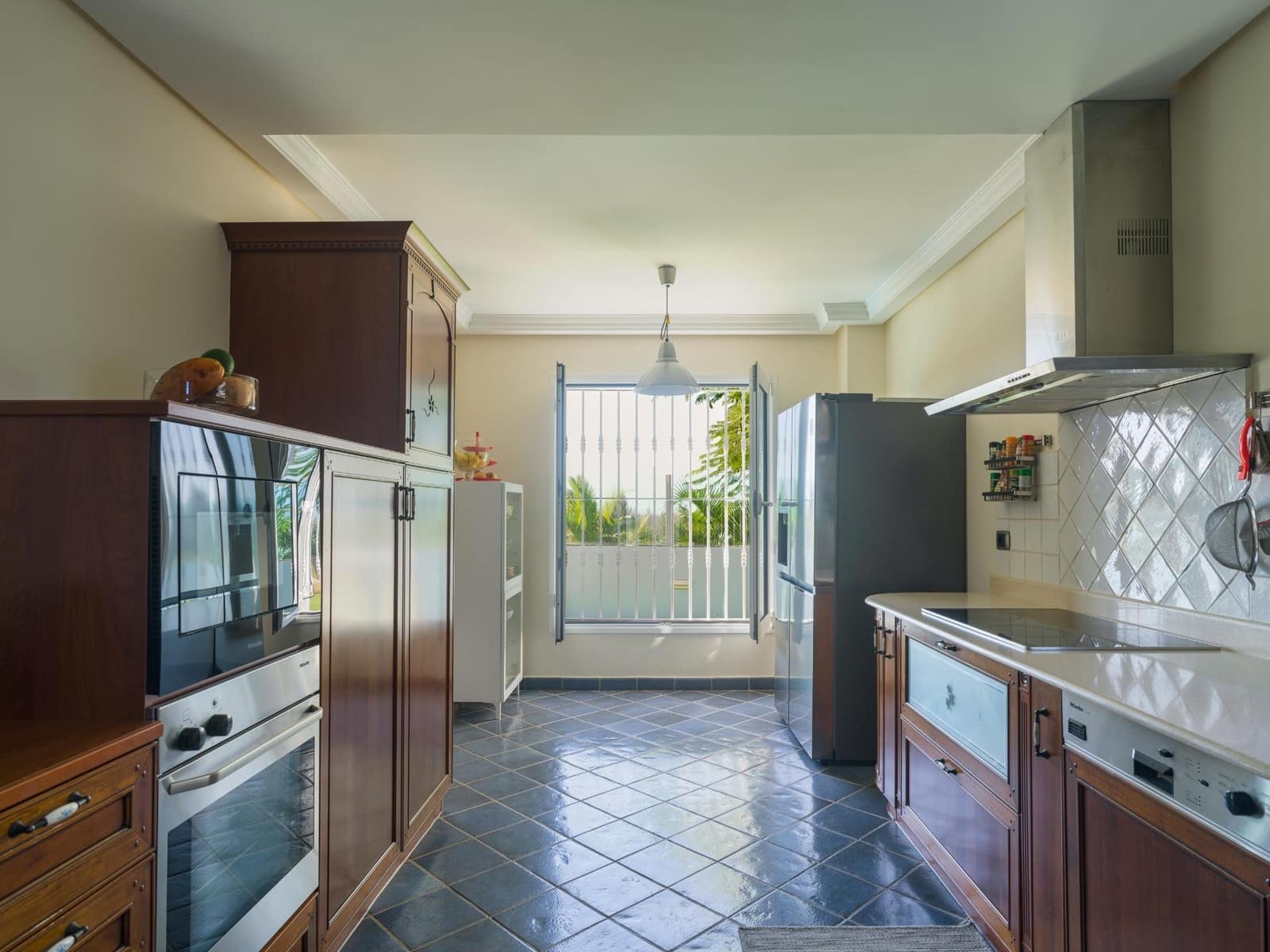 3 bedroom Villa for sale in San Bartolome de Tirajana with pool - € 1,290,000 (Ref: 9312763)