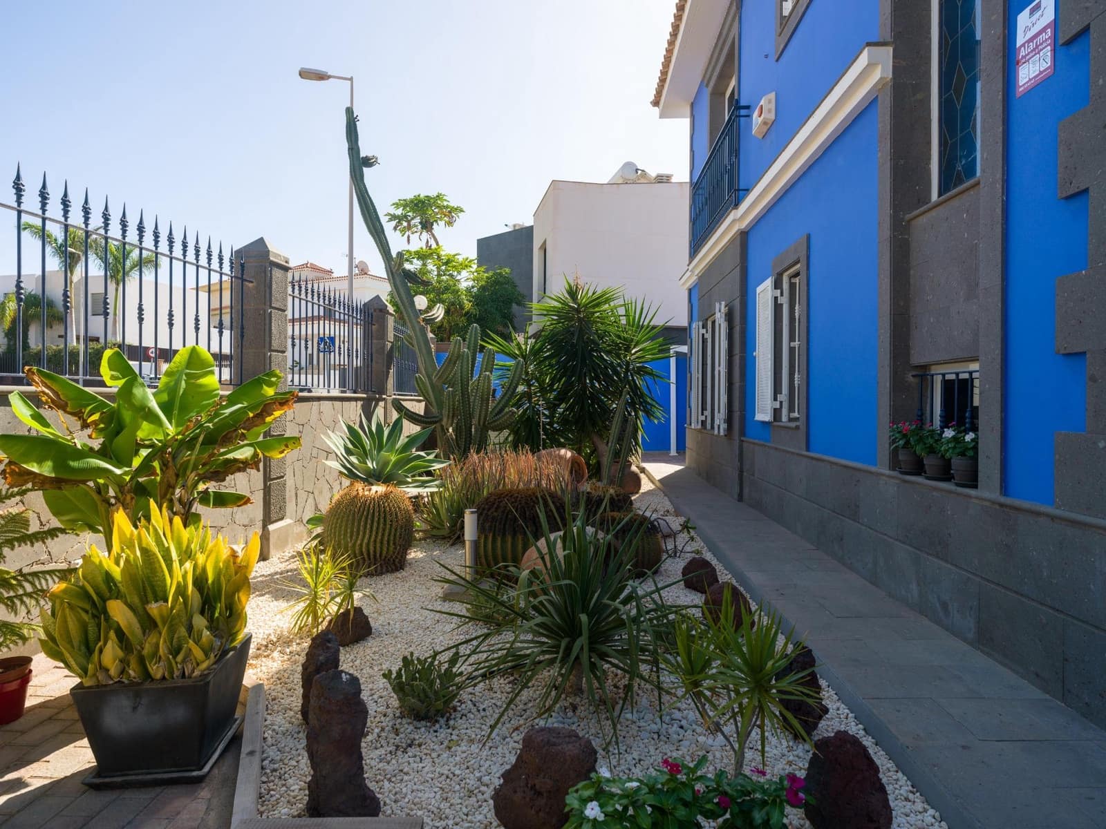 3 bedroom Villa for sale in San Bartolome de Tirajana with pool - € 1,290,000 (Ref: 9312763)