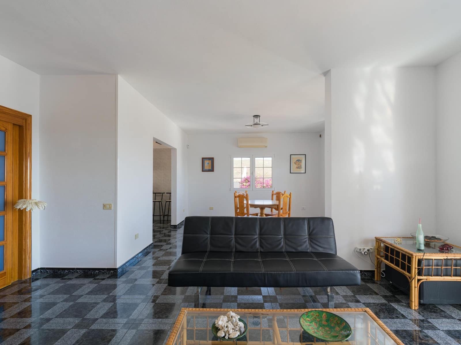 4 bedroom Villa for sale in Montana la Data with pool garage - € 798,000 (Ref: 9438156)