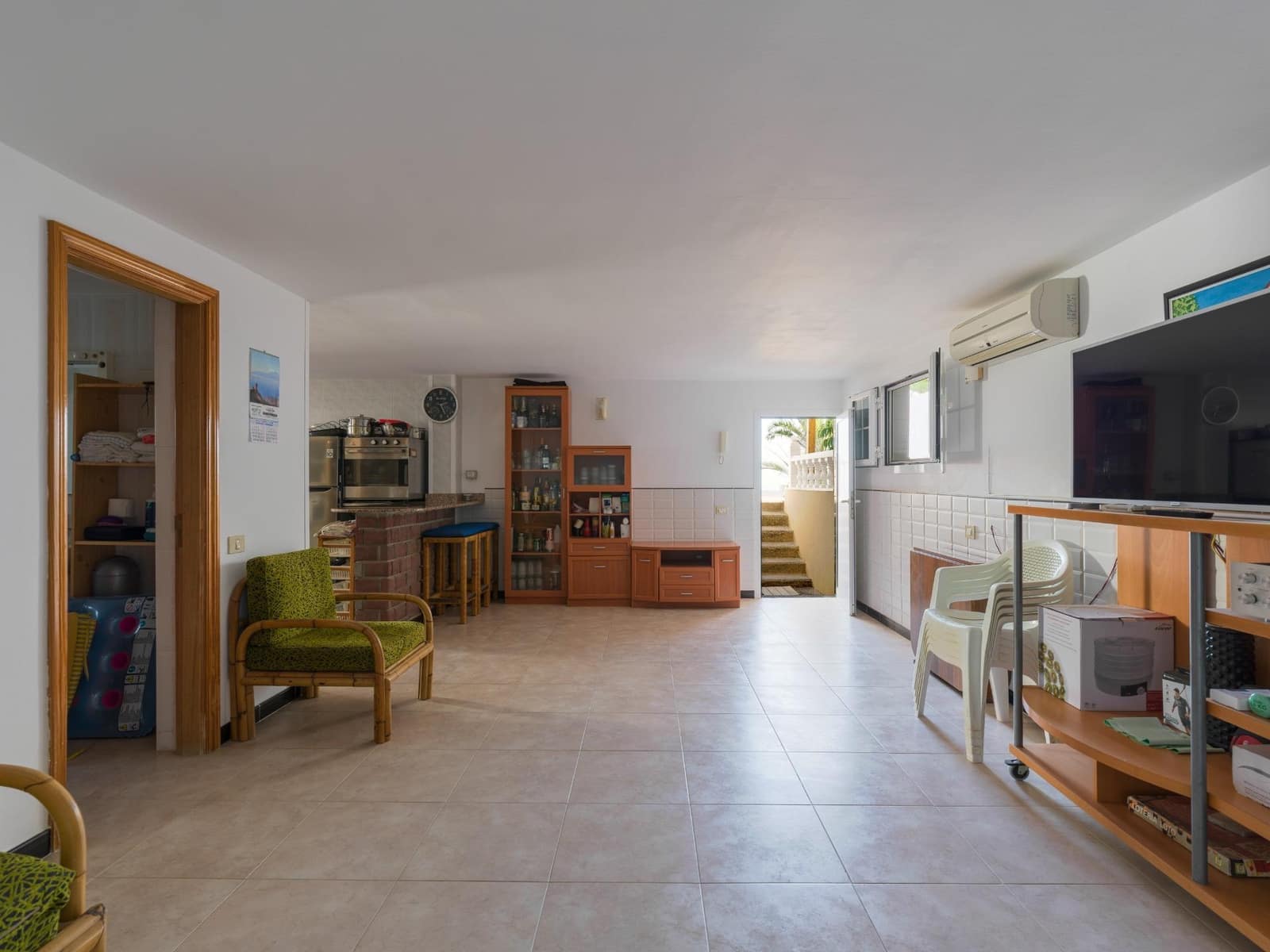 4 bedroom Villa for sale in Montana la Data with pool garage - € 798,000 (Ref: 9438156)