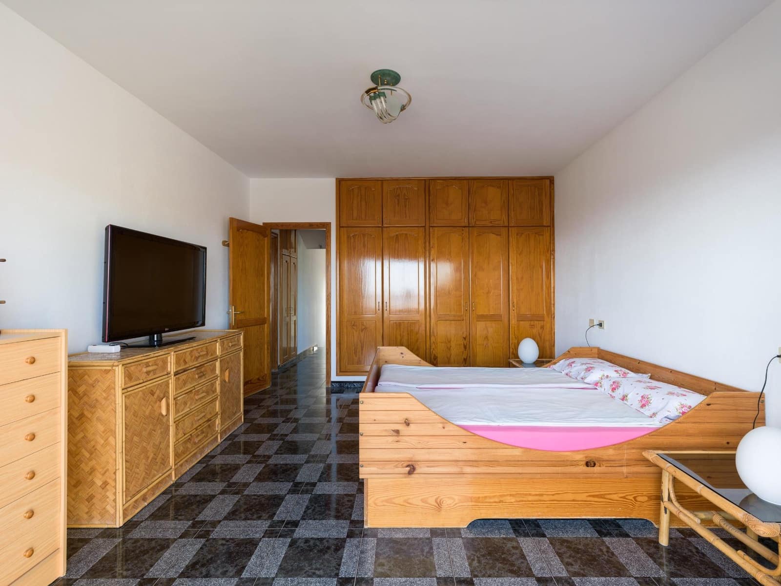 Chalet de 4 habitaciones en Montaña la Data en venta con piscina garaje - 798.000 € (Ref: 9438156)