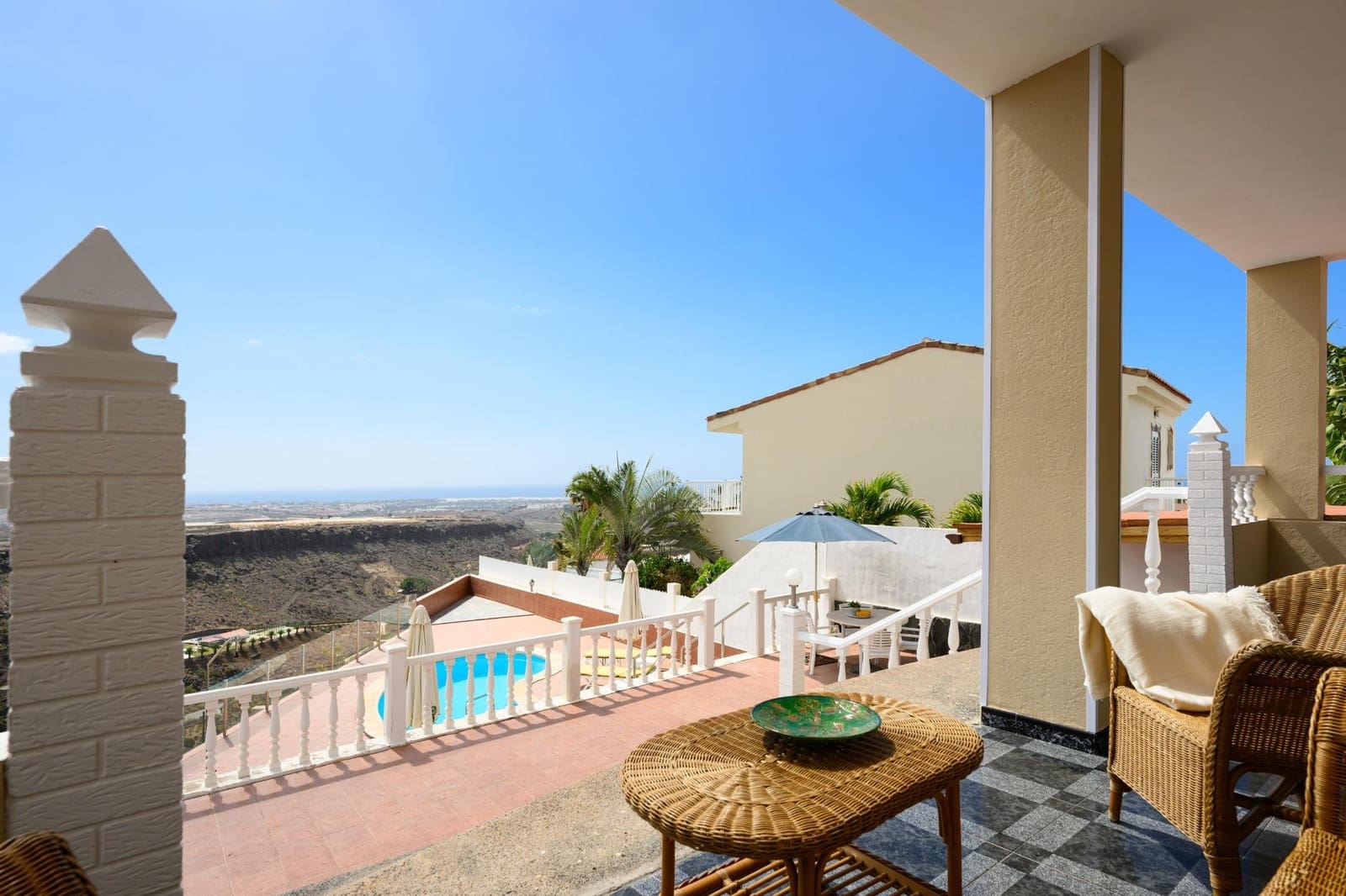 4 bedroom Villa for sale in Montana la Data with pool garage - € 798,000 (Ref: 9438156)