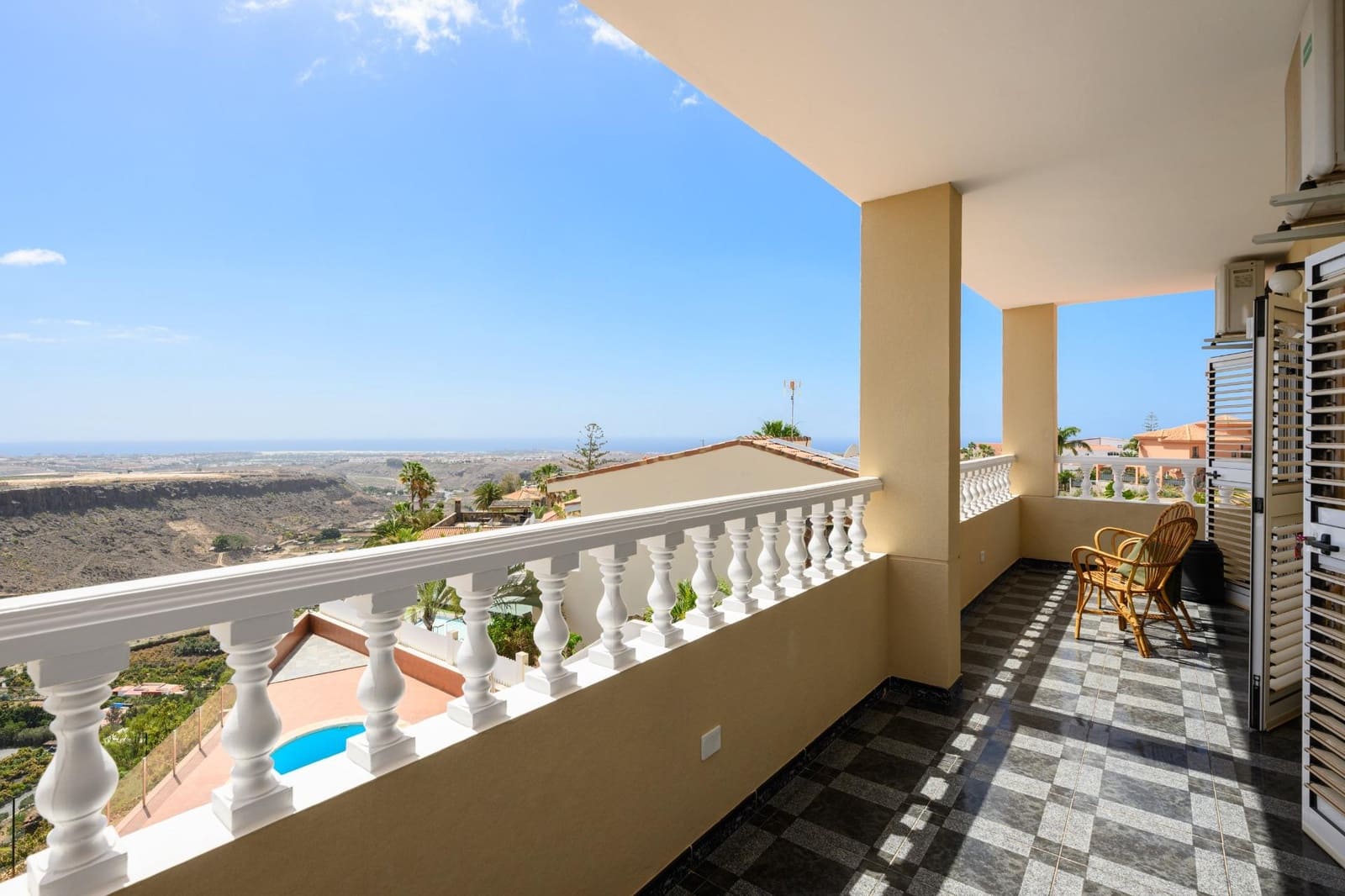 4 bedroom Villa for sale in Montana la Data with pool garage - € 798,000 (Ref: 9438156)