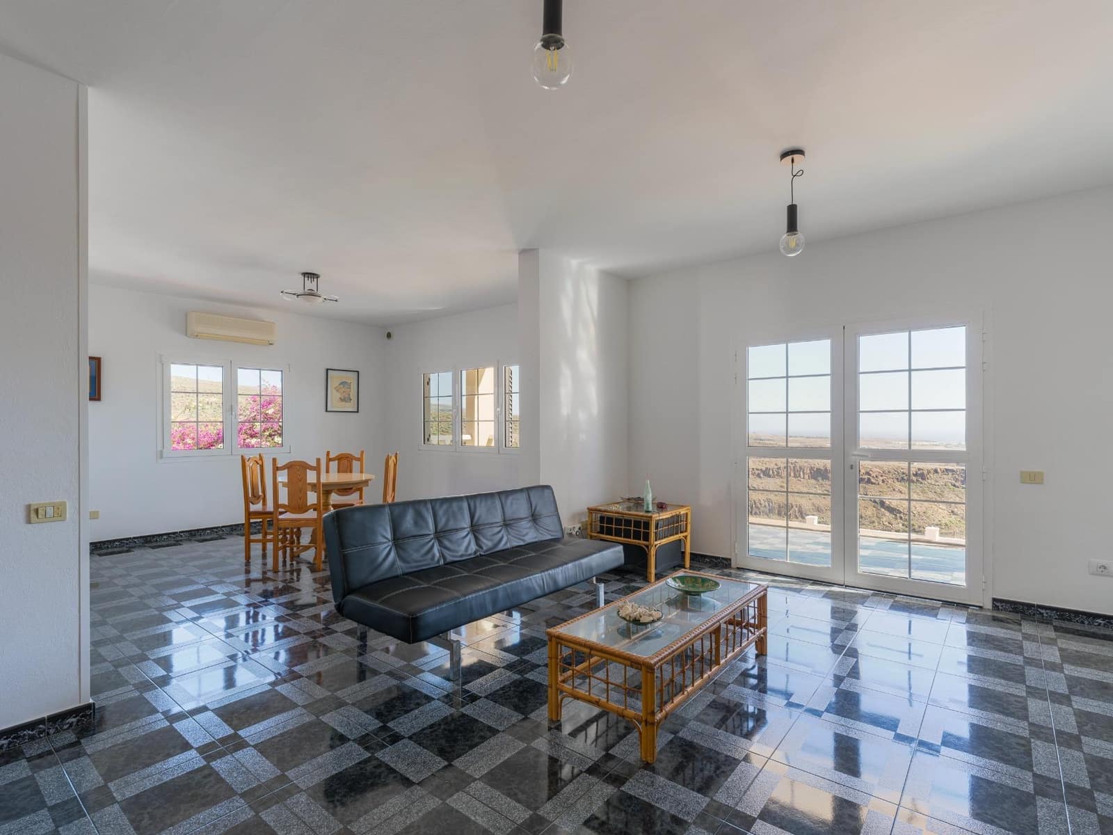 4 bedroom Villa for sale in Montana la Data with pool garage - € 798,000 (Ref: 9438156)