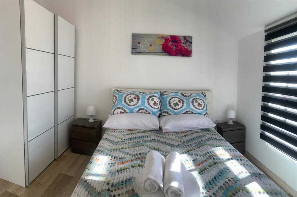 2 soverom Leilighet til leie i Sonneland med svømmebasseng garasje - € 1 250 (Ref: 9450471)