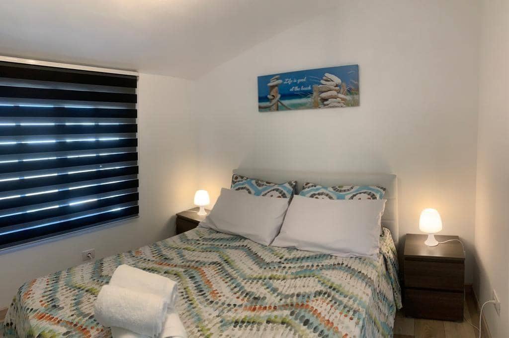 2 soverom Leilighet til leie i Sonneland med svømmebasseng garasje - € 1 250 (Ref: 9450471)