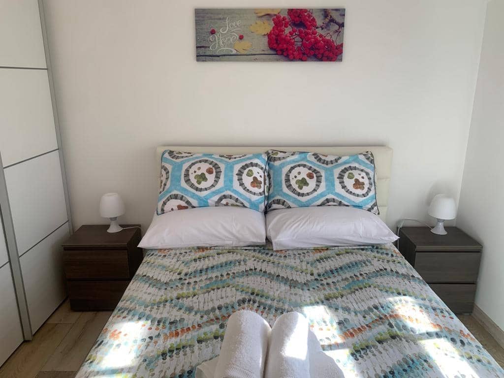 2 soverom Leilighet til leie i Sonneland med svømmebasseng garasje - € 1 250 (Ref: 9450471)