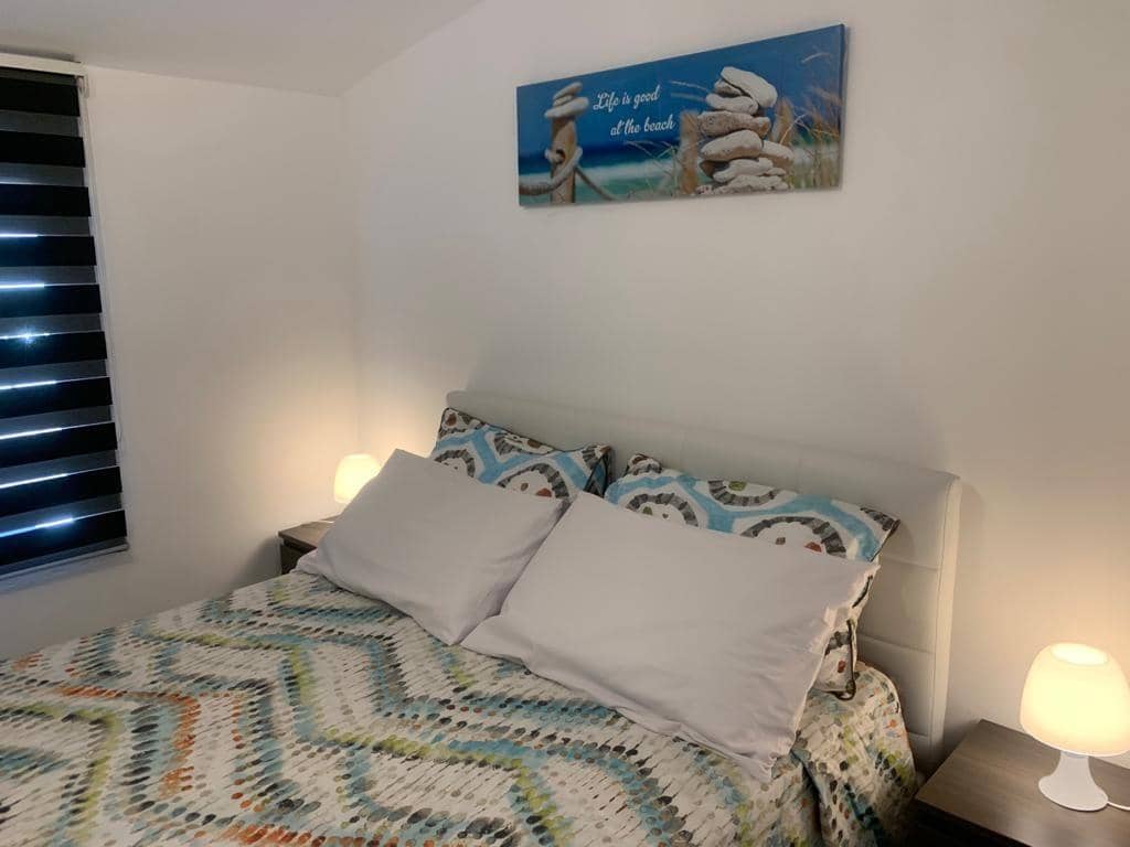 2 soverom Leilighet til leie i Sonneland med svømmebasseng garasje - € 1 250 (Ref: 9450471)