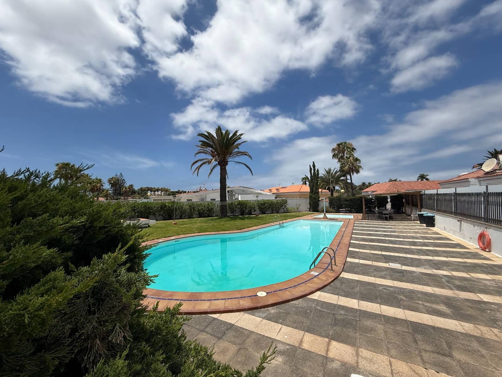 5 bedroom Bungalow for sale in Campo Internacional with pool - € 590,000 (Ref: 9488413)