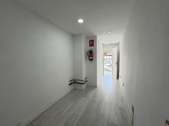 Local Comercial en San Bartolomé de Tirajana en venta - 145.000 € (Ref: 9543849)