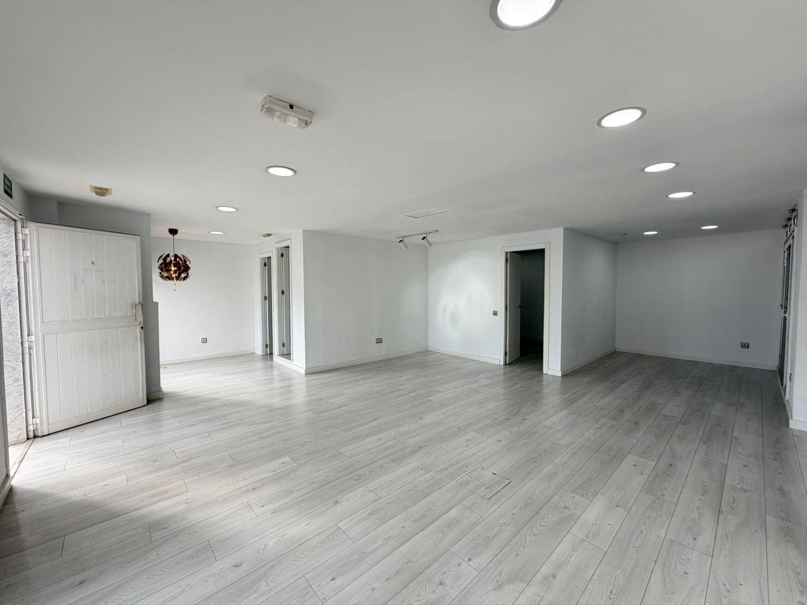 Local Comercial en San Bartolomé de Tirajana en venta - 145.000 € (Ref: 9543849)