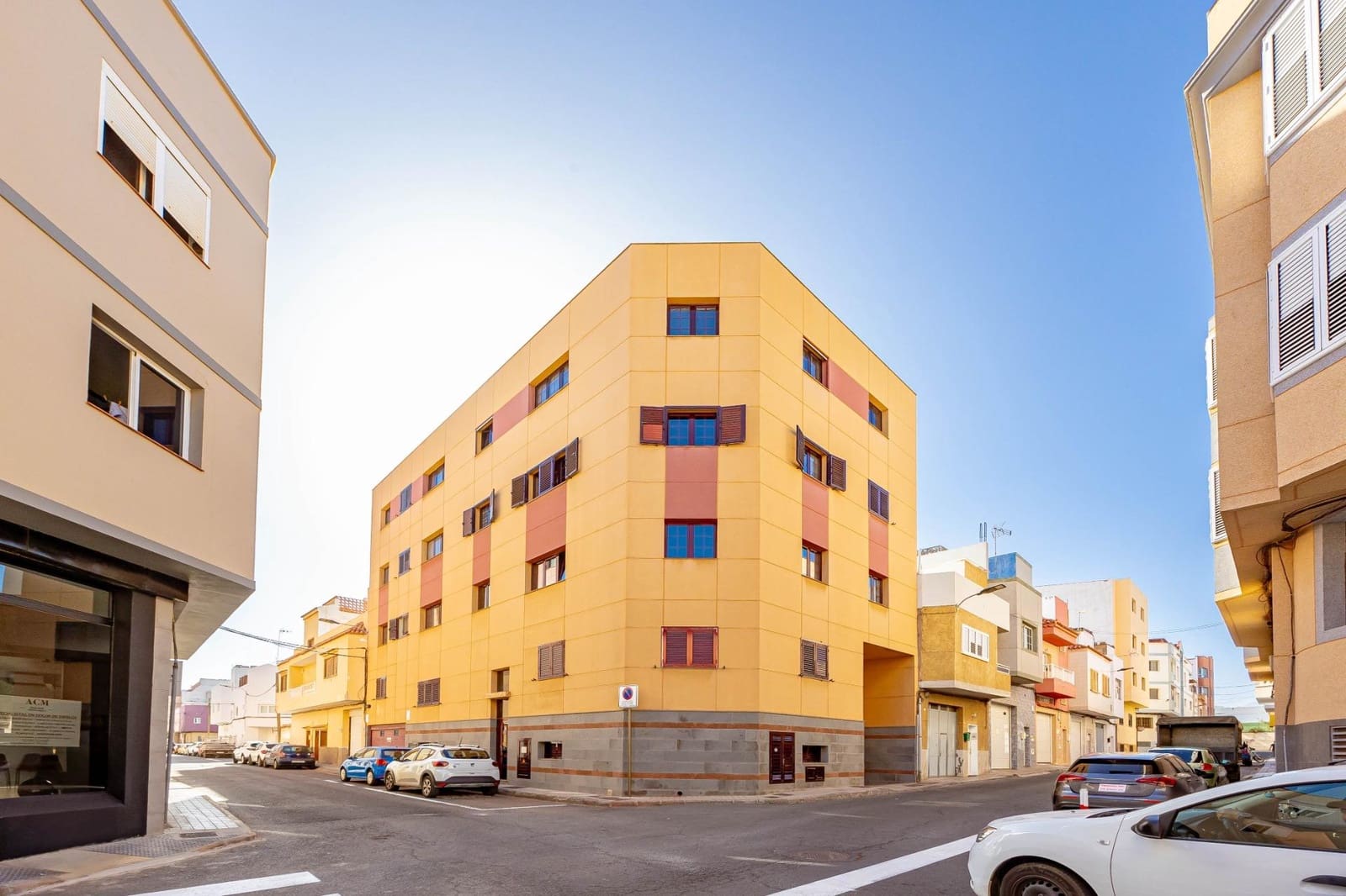 3 slaapkamer Flat te koop in Santa Lucia de Tirajana met garage - € 199.500 (Ref: 9630311)