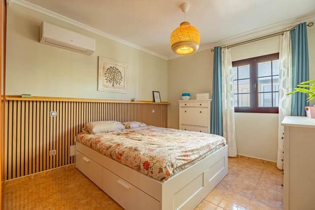 3 chambre Appartement à vendre à Santa Lucía de Tirajana avec garage - 199 500 € (Ref: 9630311)