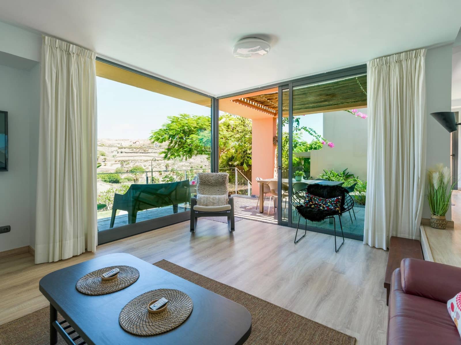 2 bedroom Villa for rent in Salobre Golf with pool garage - € 2,500 (Ref: 9773297)