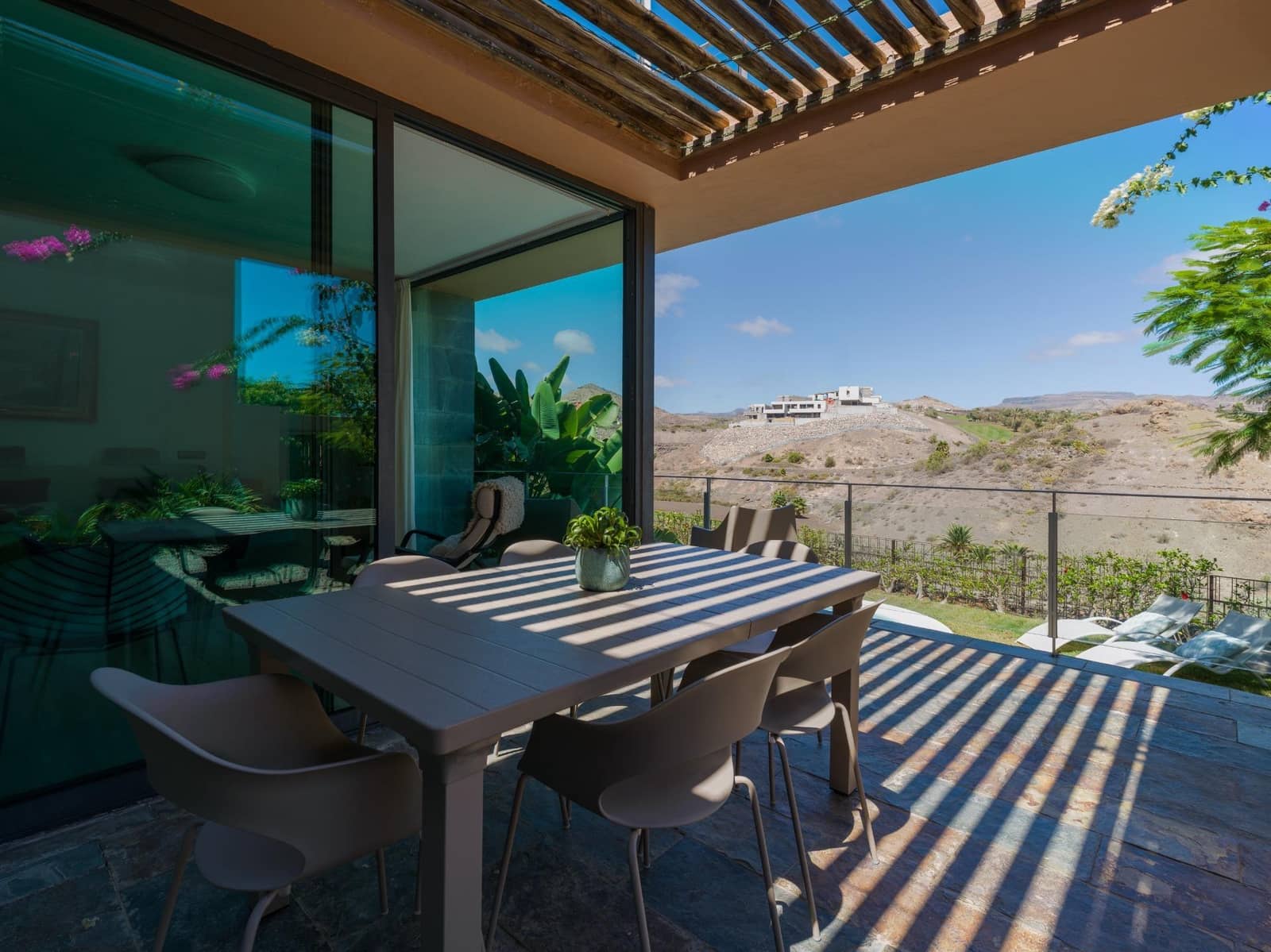 2 bedroom Villa for rent in Salobre Golf with pool garage - € 2,500 (Ref: 9773297)