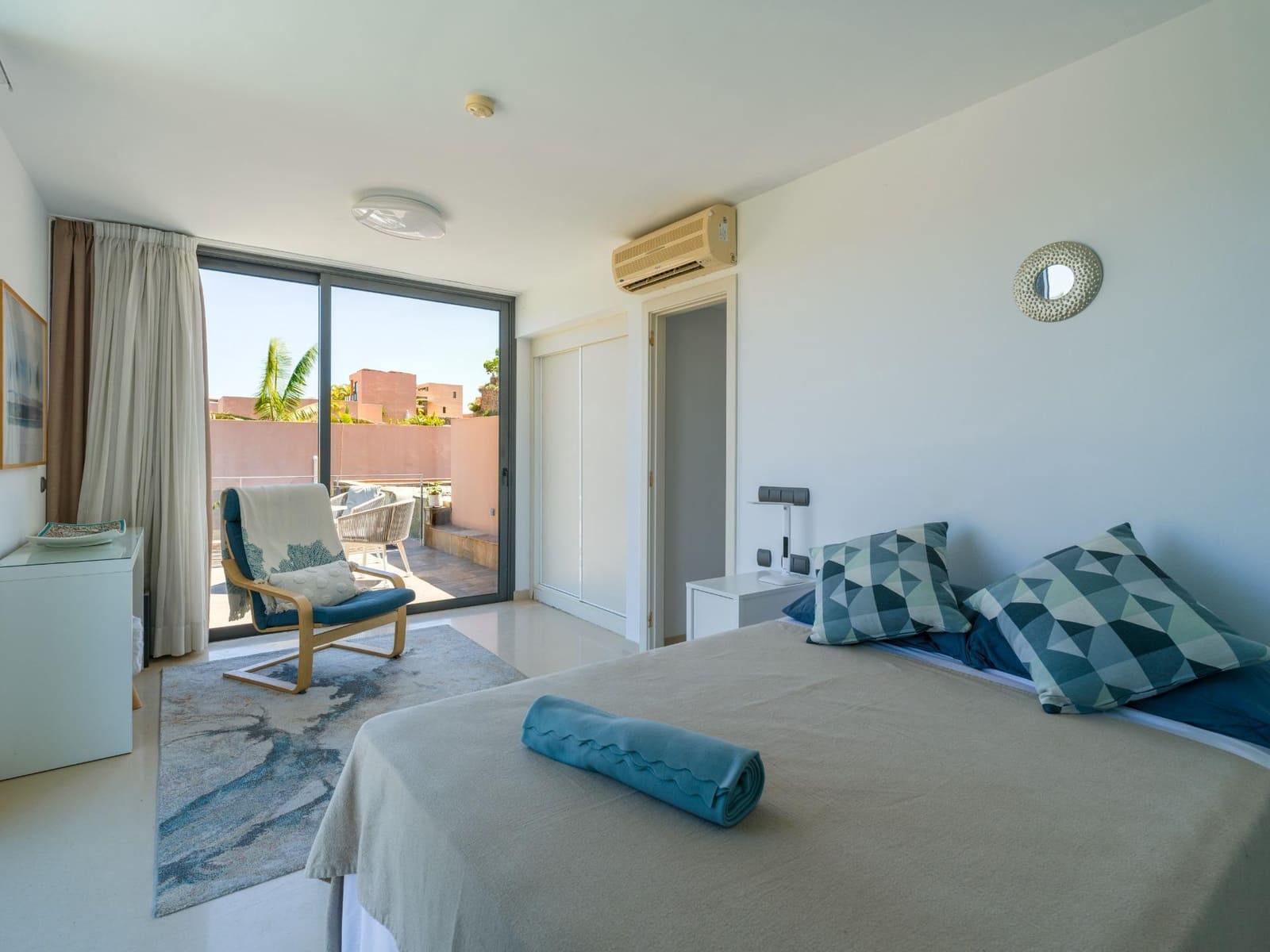 2 bedroom Villa for rent in Salobre Golf with pool garage - € 2,500 (Ref: 9773297)