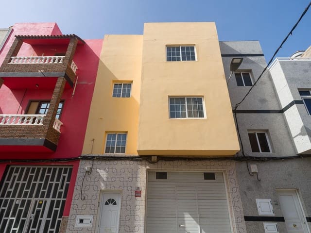 5 sypialnia Dom szeregowy na sprzedaż w Santa Lucía de Tirajana z garażem - 399 000 € (Ref: 9799495)