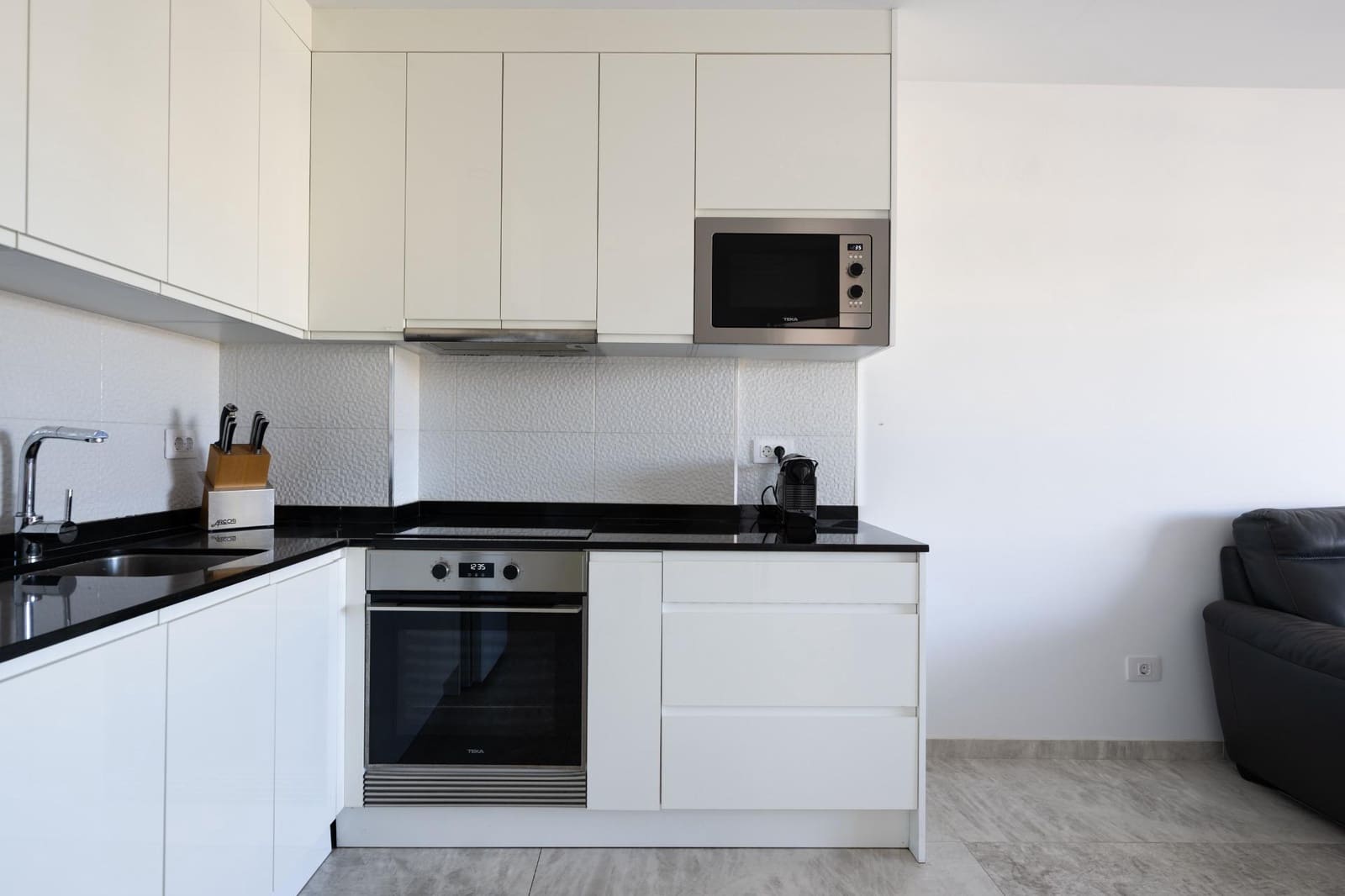1 bedroom Apartment for sale in Playa del Ingles with pool - € 299,000 (Ref: 9839535)