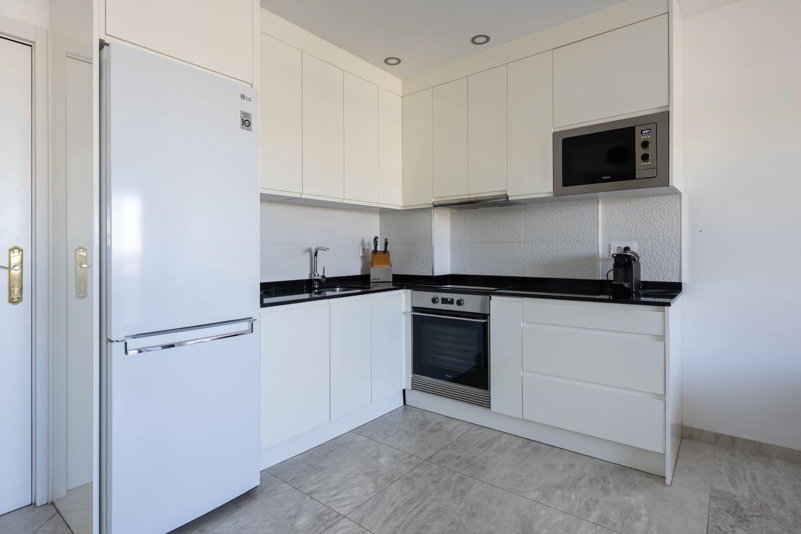 1 bedroom Apartment for sale in Playa del Ingles with pool - € 299,000 (Ref: 9839535)